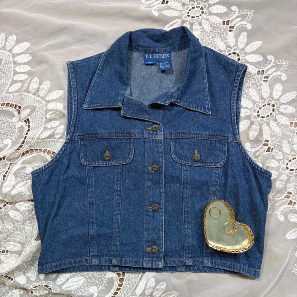 CottageCore Express Vintage Denim Vest Medium Wash Cropped Flower Button